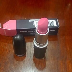 Mac Saint Germain amplified